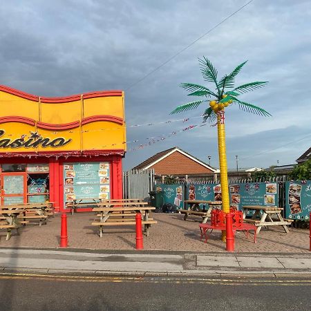 Palm Grove 181- Golden Palm - Pet Friendly, Wifi, Central Heating, Bed Linen - Meadow Lakes Caravan & Lodge Hire Chapel St. Leonards Exterior foto